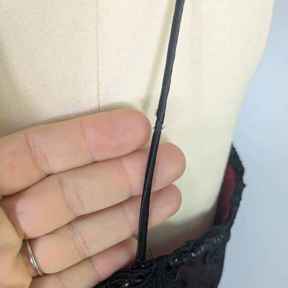 Vintage Betsy Adam Prom Dress Maxi Gown 14 Red Black Goth Y2K Whimsigoth 90s - Picture 14 of 14